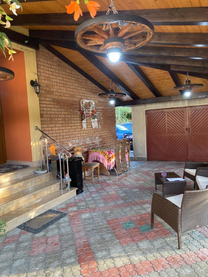 Casa Cu Flori Moisei Hotel Bagian luar foto