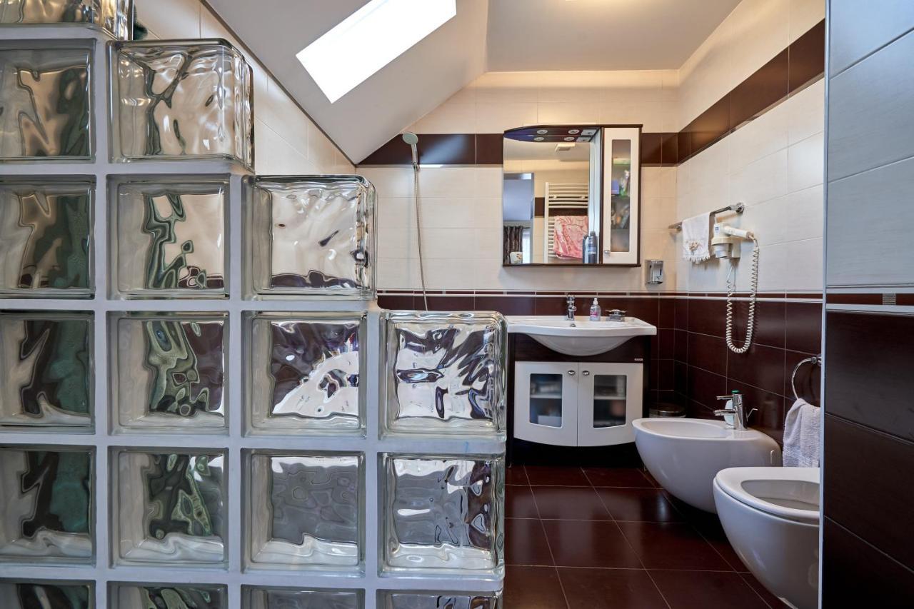 Casa Cu Flori Moisei Hotel Bagian luar foto