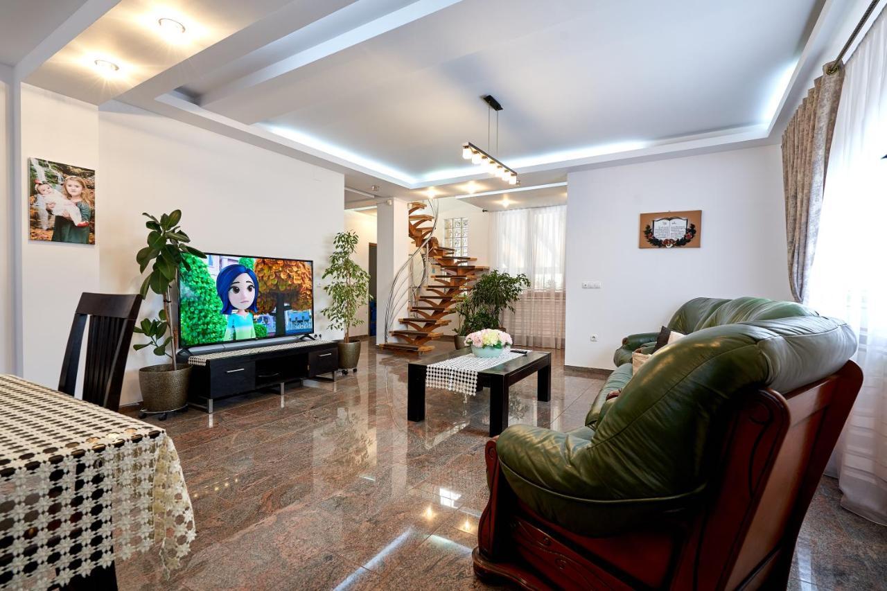 Casa Cu Flori Moisei Hotel Bagian luar foto