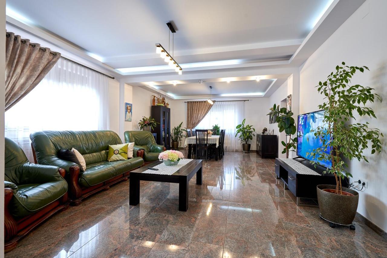 Casa Cu Flori Moisei Hotel Bagian luar foto