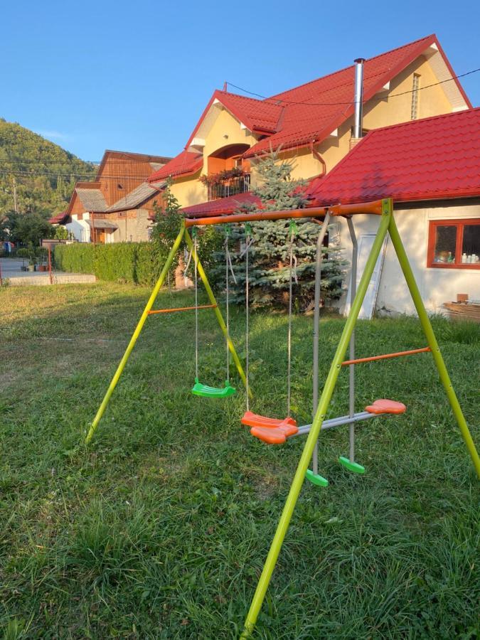 Casa Cu Flori Moisei Hotel Bagian luar foto